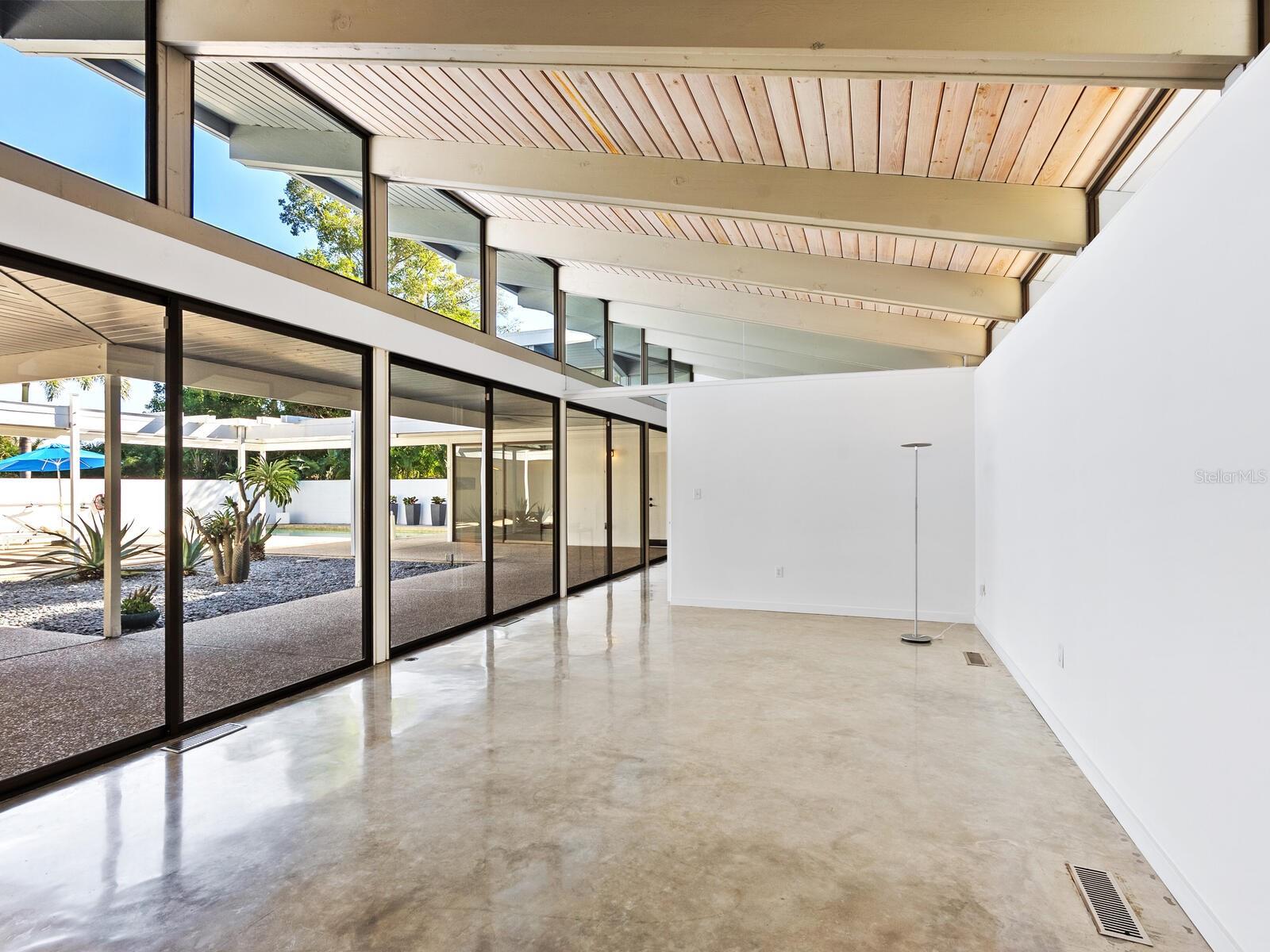 820 WHITFIELD AVE, SARASOTA, FL, 34243