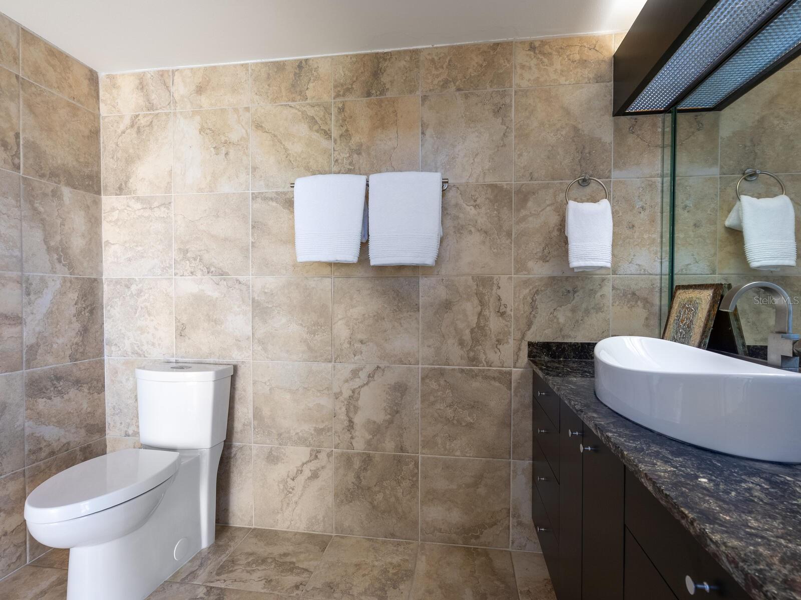 820 WHITFIELD AVE, SARASOTA, FL, 34243