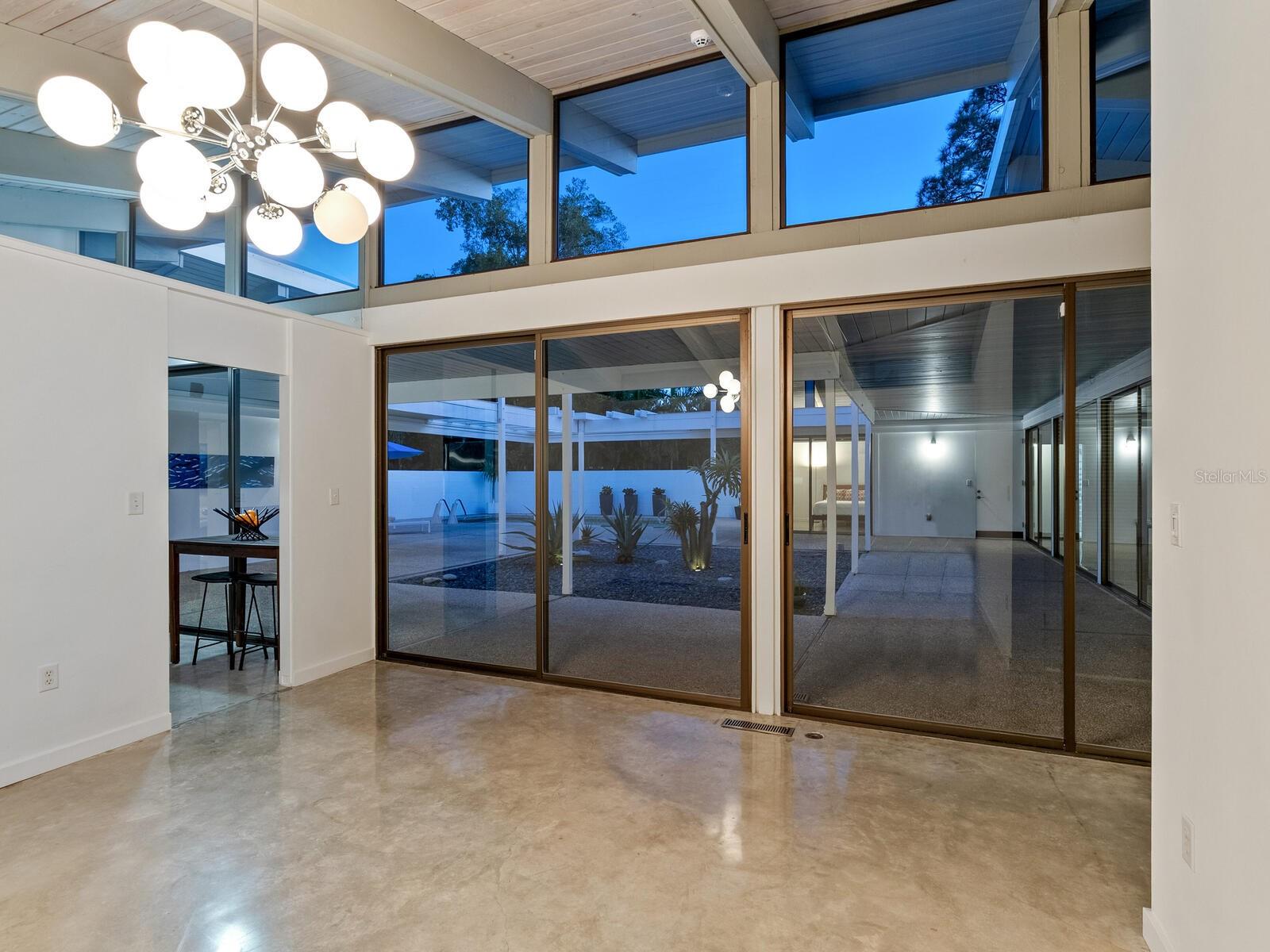 820 WHITFIELD AVE, SARASOTA, FL, 34243