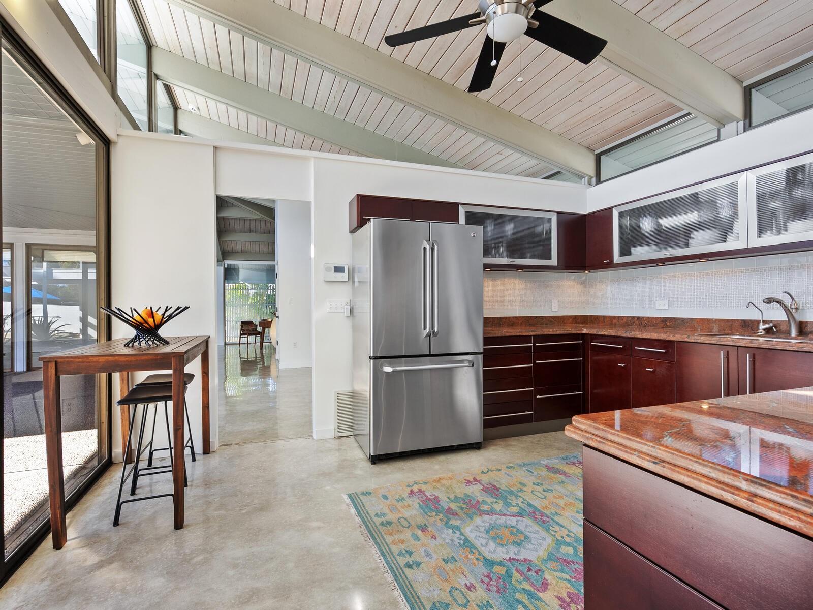 820 WHITFIELD AVE, SARASOTA, FL, 34243