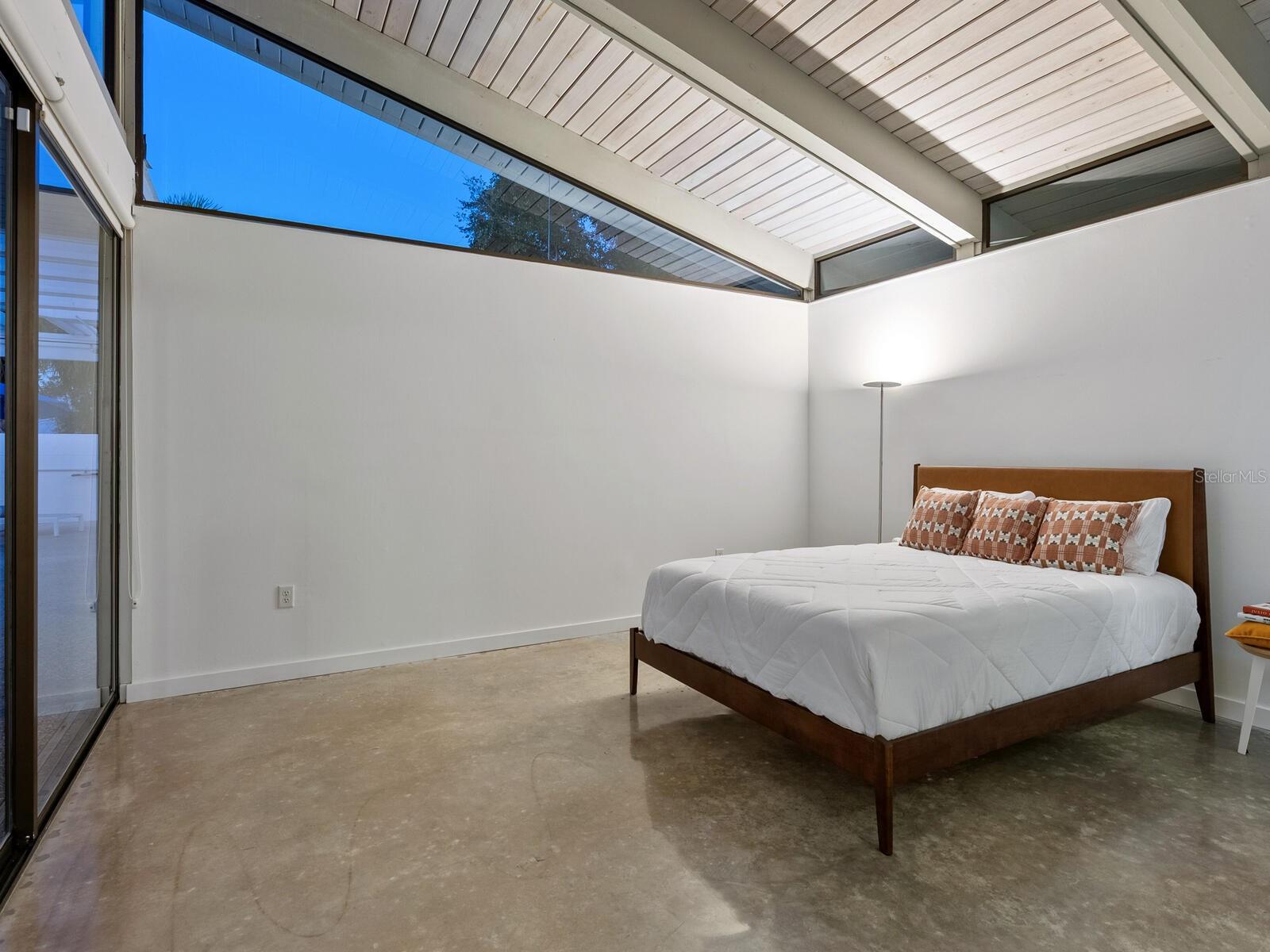 820 WHITFIELD AVE, SARASOTA, FL, 34243