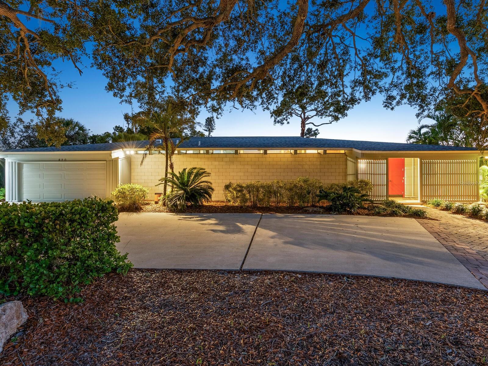 820 WHITFIELD AVE, SARASOTA, FL, 34243