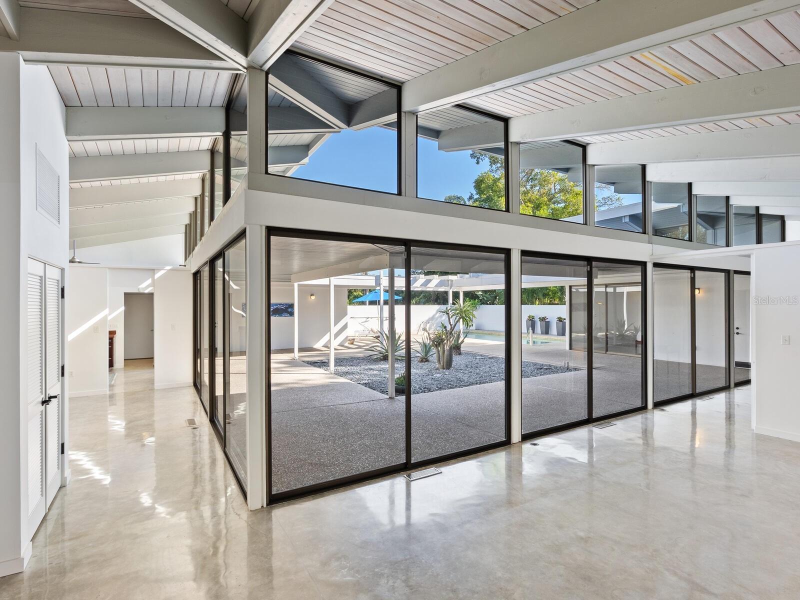 820 WHITFIELD AVE, SARASOTA, FL, 34243