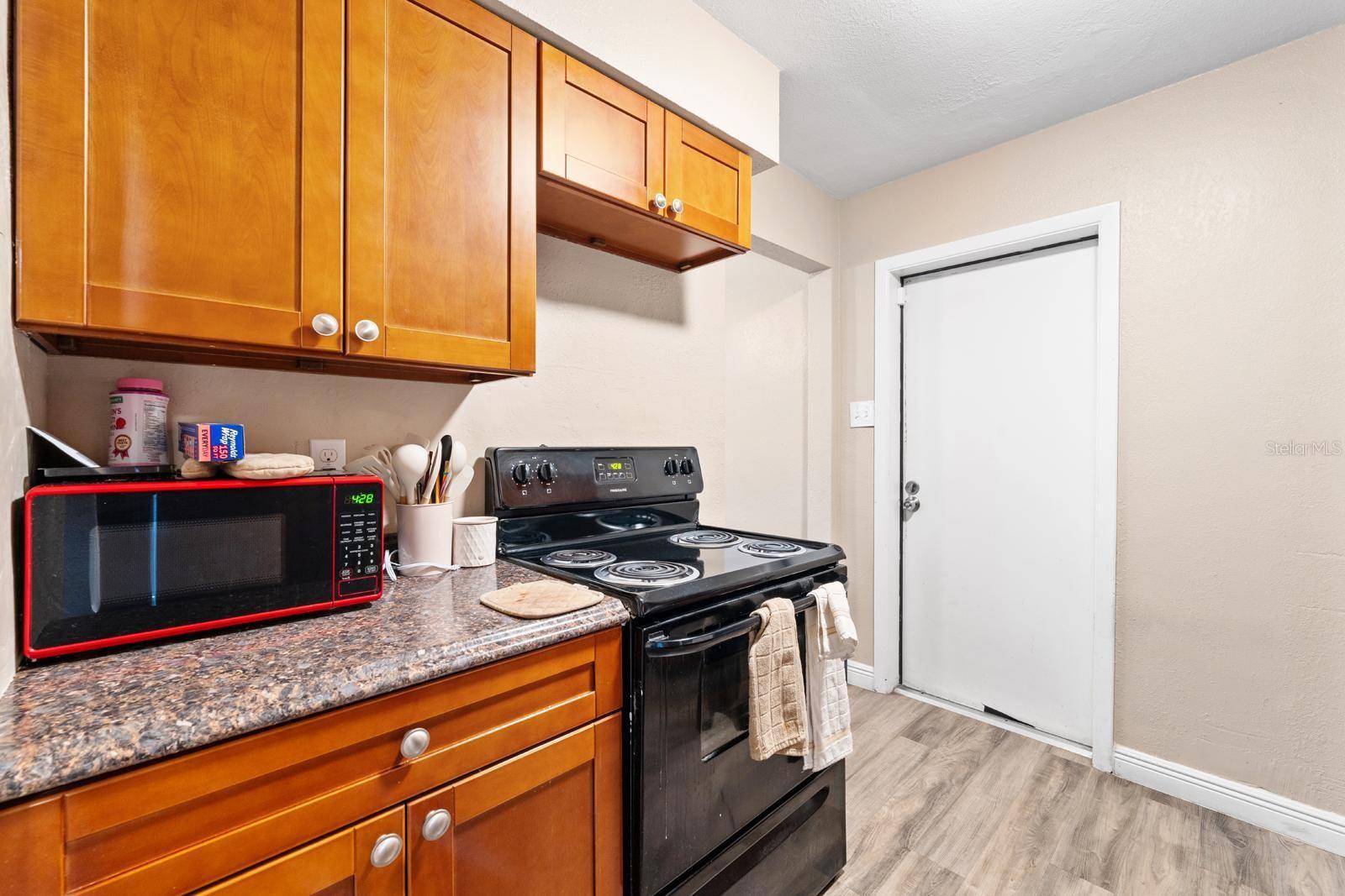 2906 E GENESEE ST, TAMPA, FL, 33610