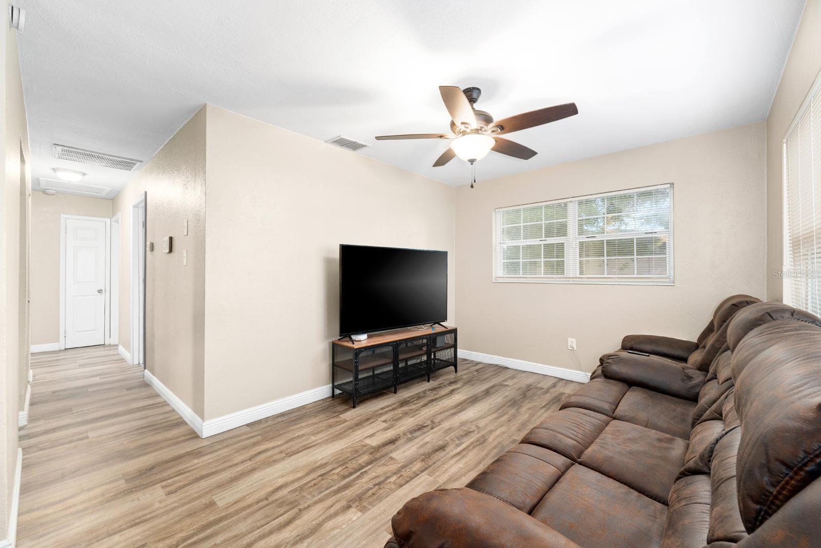 2906 E GENESEE ST, TAMPA, FL, 33610