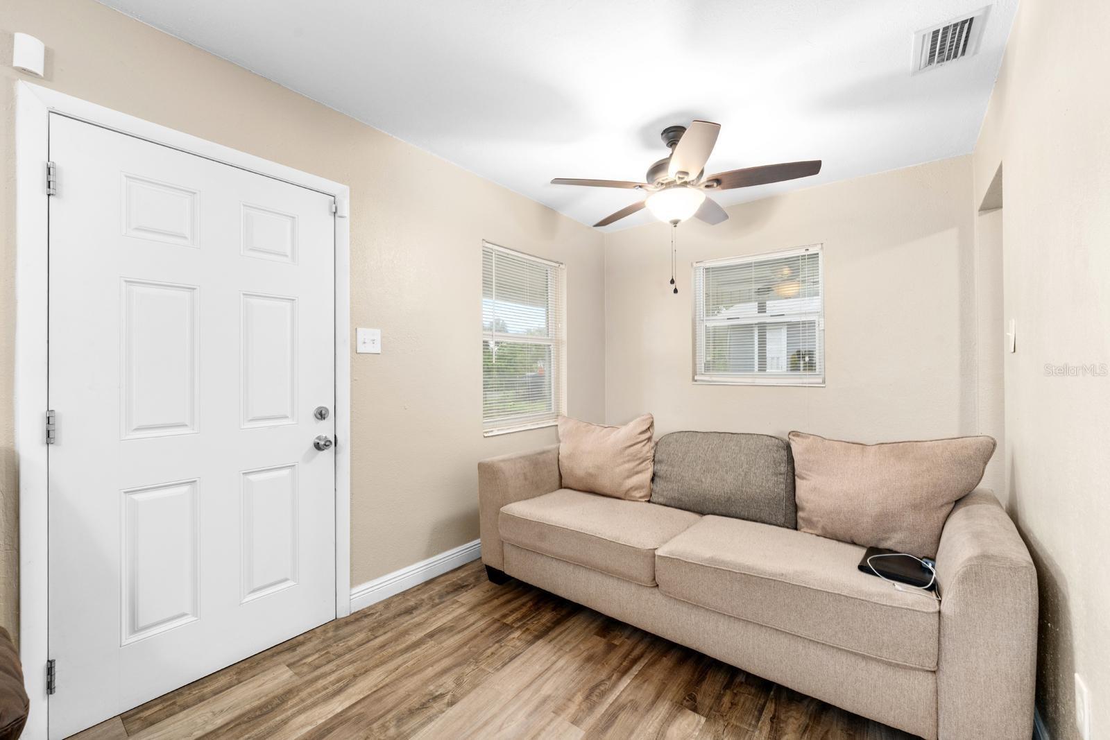 2906 E GENESEE ST, TAMPA, FL, 33610