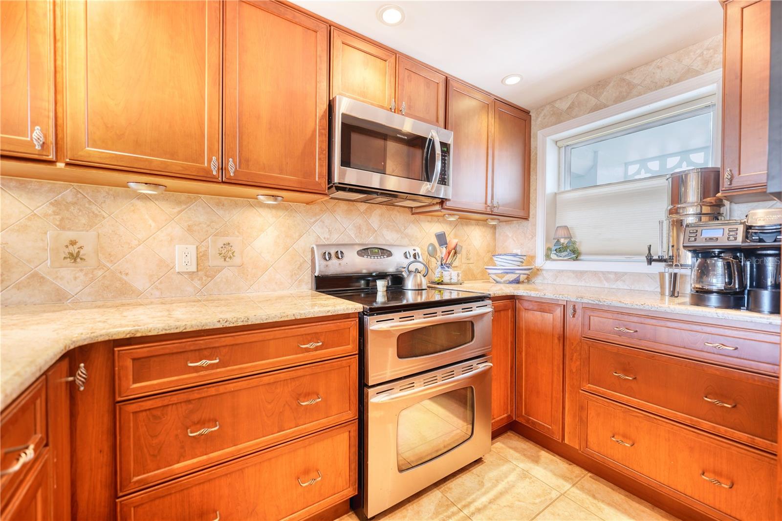 1100 N SHORE DR NE #505, ST PETERSBURG, FL, 33701