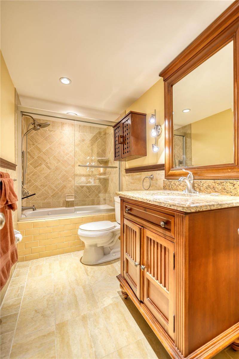 1100 N SHORE DR NE #505, ST PETERSBURG, FL, 33701