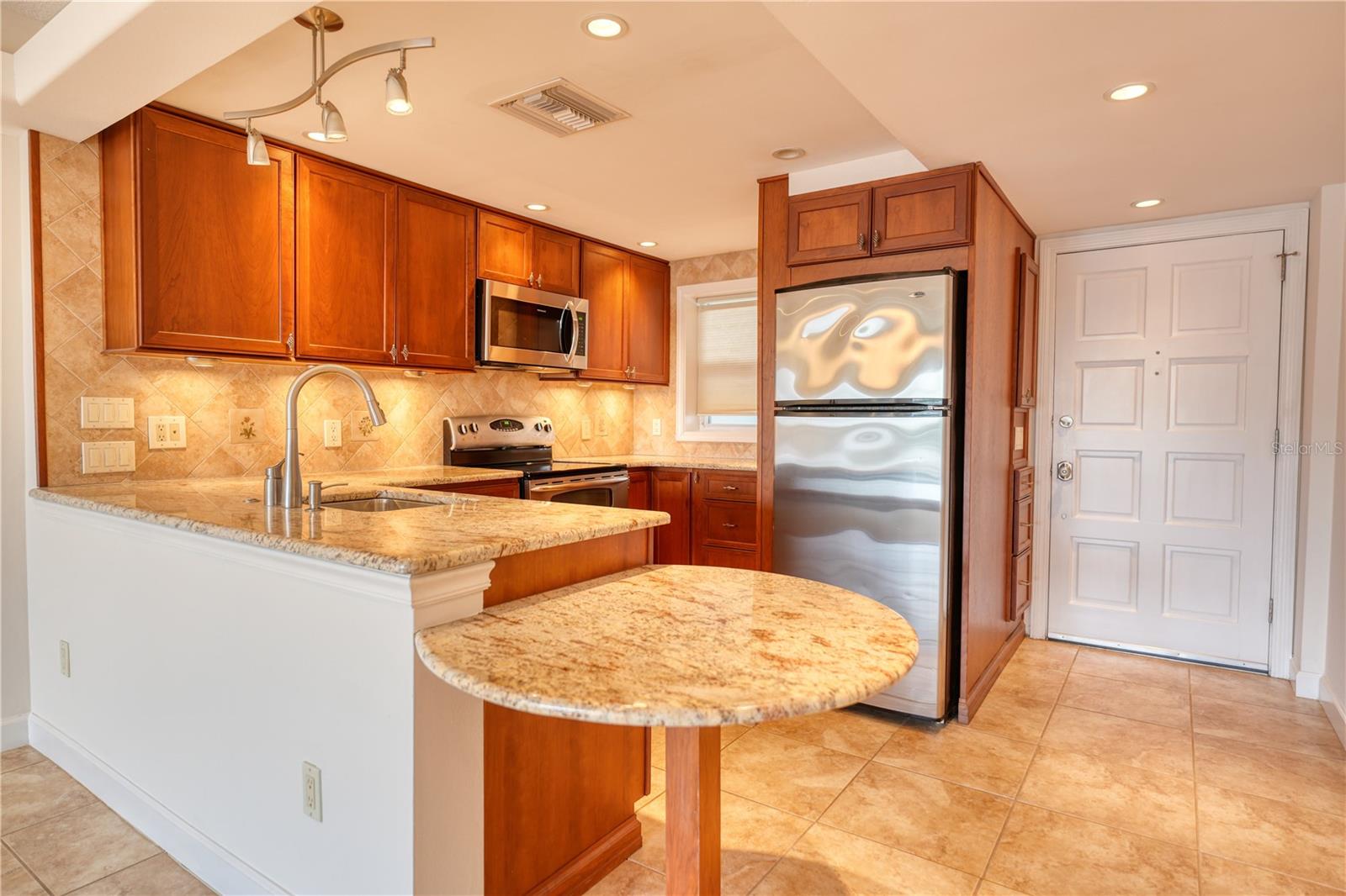 1100 N SHORE DR NE #505, ST PETERSBURG, FL, 33701