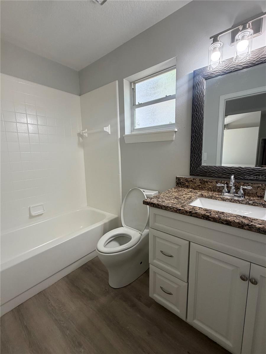 370 S COBBLE CT, MOUNT DORA, FL, 32757