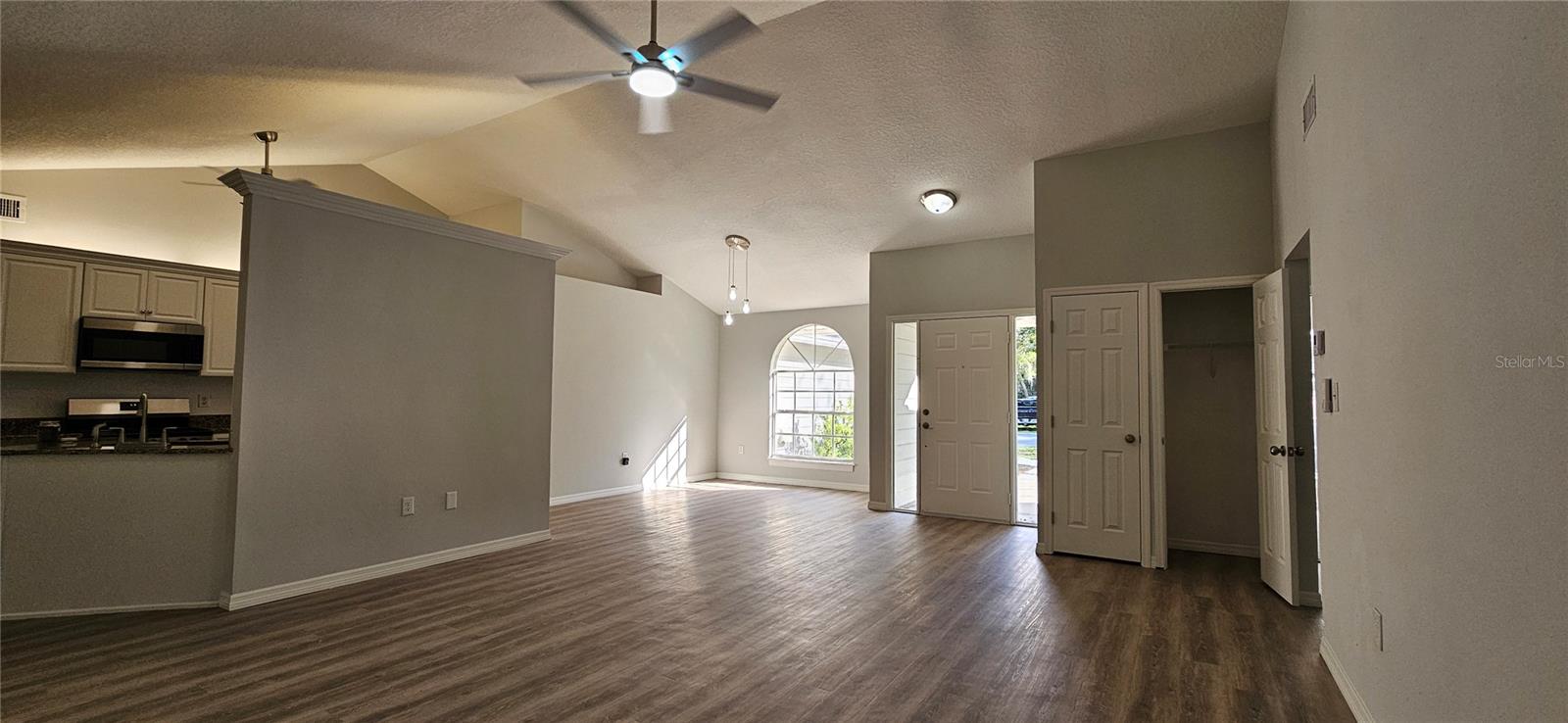 370 S COBBLE CT, MOUNT DORA, FL, 32757