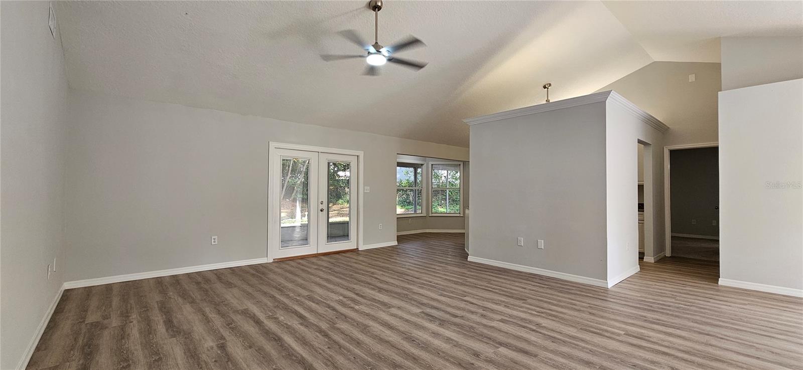 370 S COBBLE CT, MOUNT DORA, FL, 32757