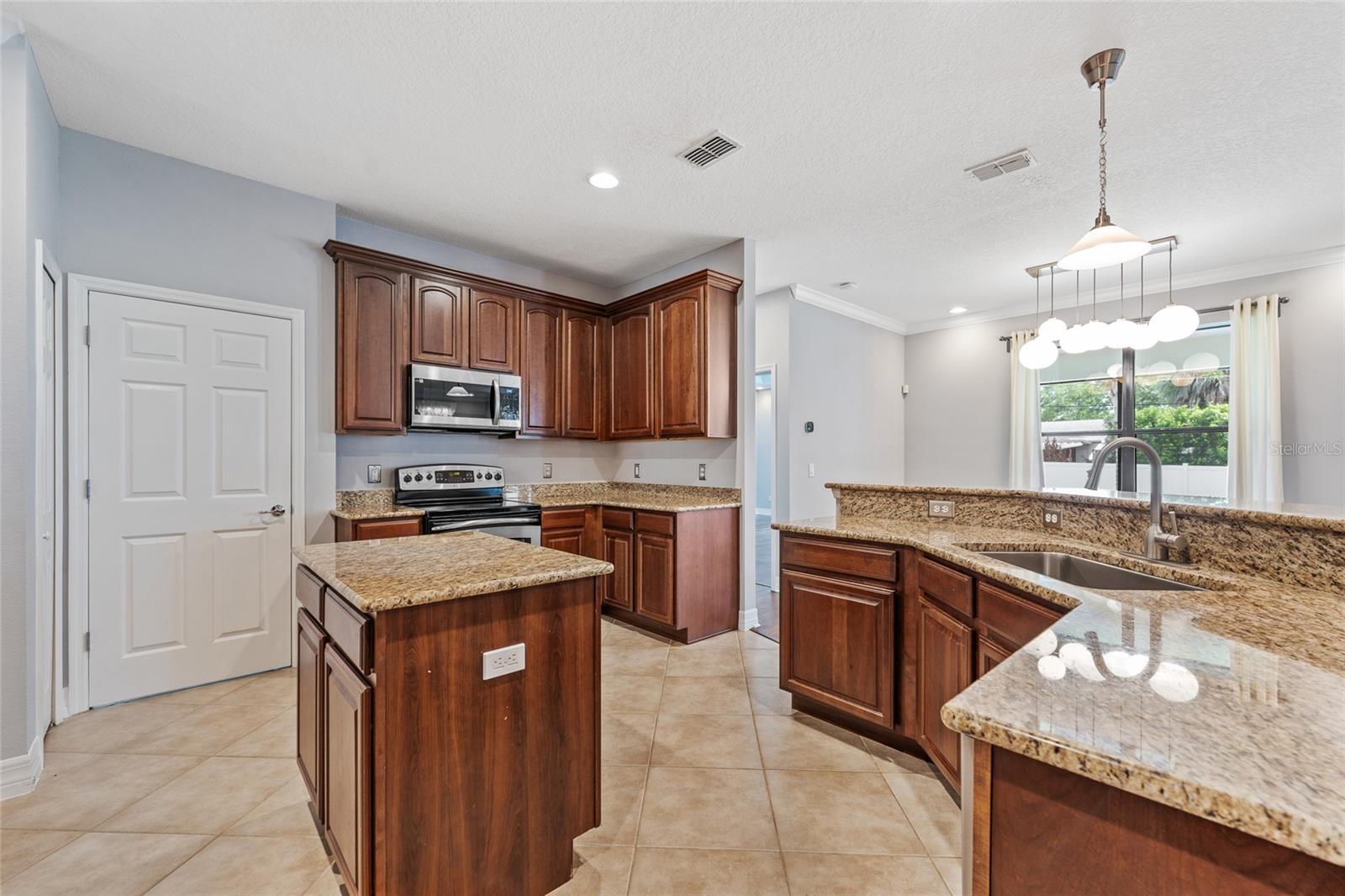 838 STRATHMORE DR, ORLANDO, FL, 32803