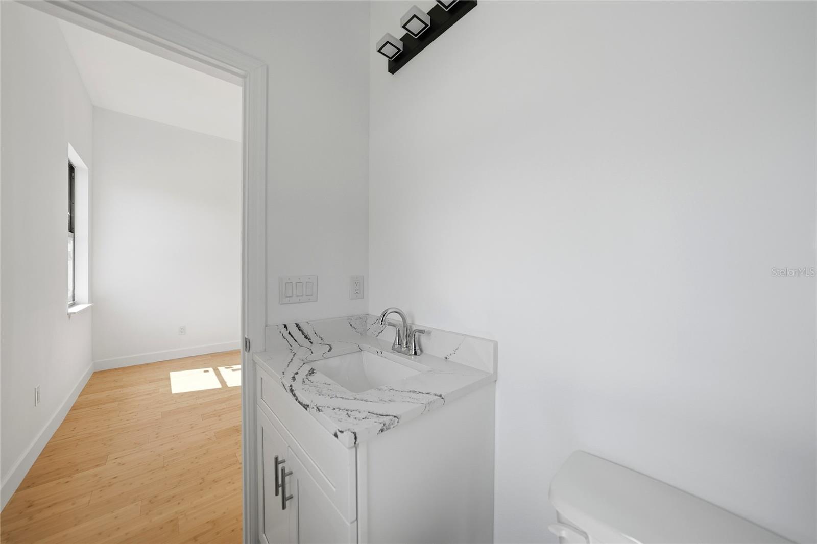 15096 LAKELAND CIR, PORT CHARLOTTE, FL, 33981