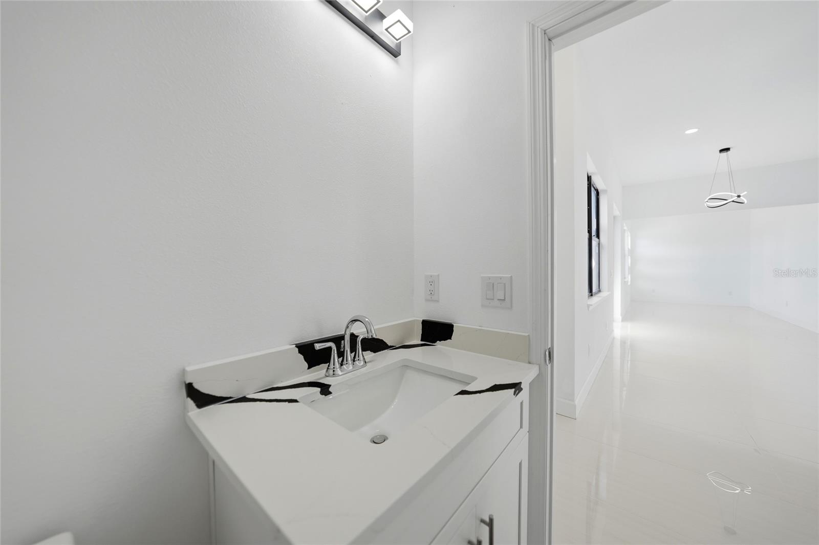 15096 LAKELAND CIR, PORT CHARLOTTE, FL, 33981