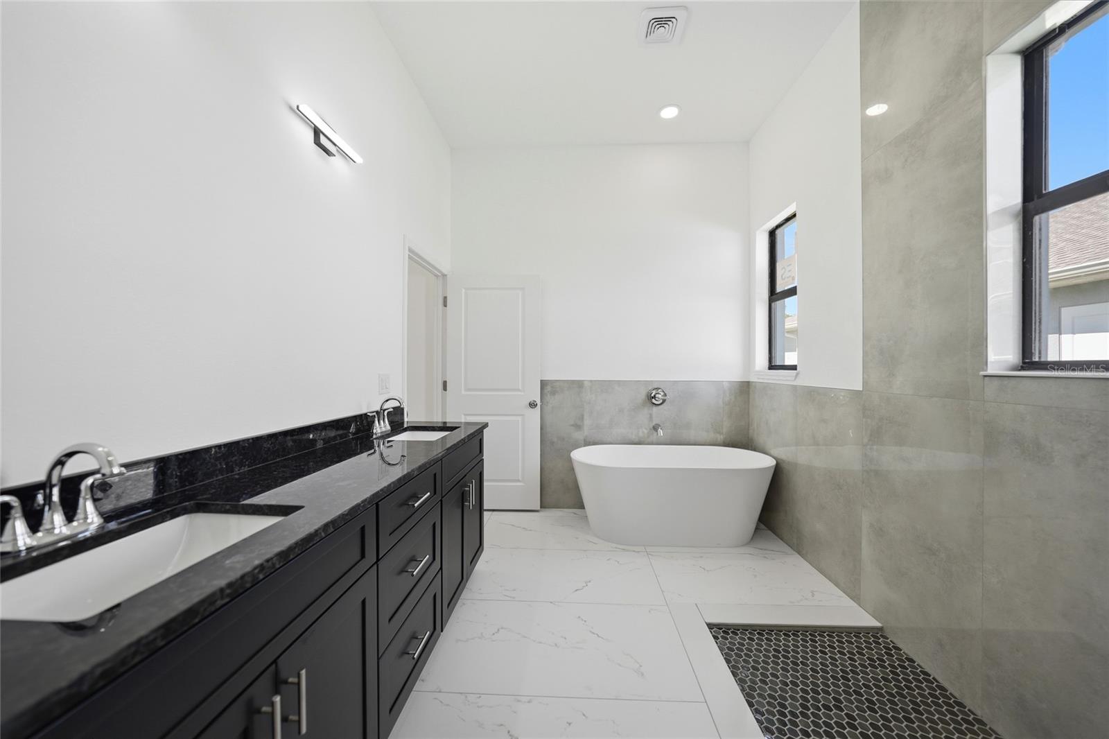 15096 LAKELAND CIR, PORT CHARLOTTE, FL, 33981