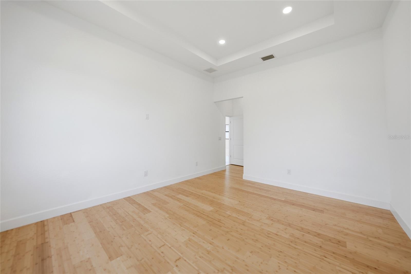 15096 LAKELAND CIR, PORT CHARLOTTE, FL, 33981