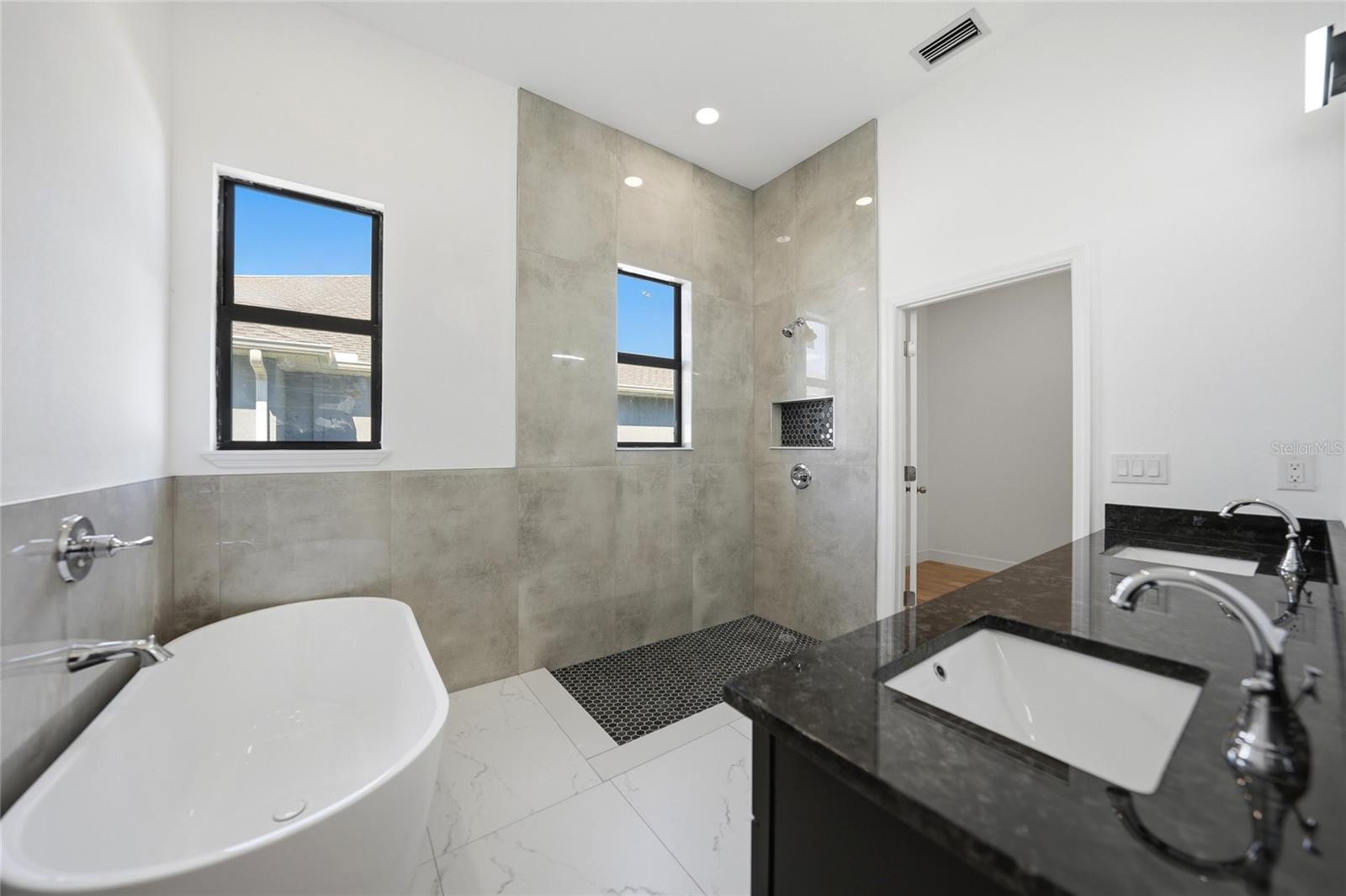 15096 LAKELAND CIR, PORT CHARLOTTE, FL, 33981