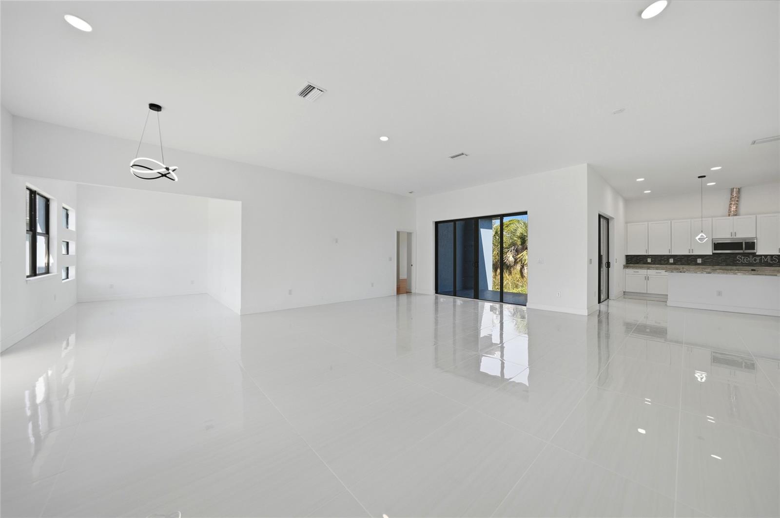 15096 LAKELAND CIR, PORT CHARLOTTE, FL, 33981