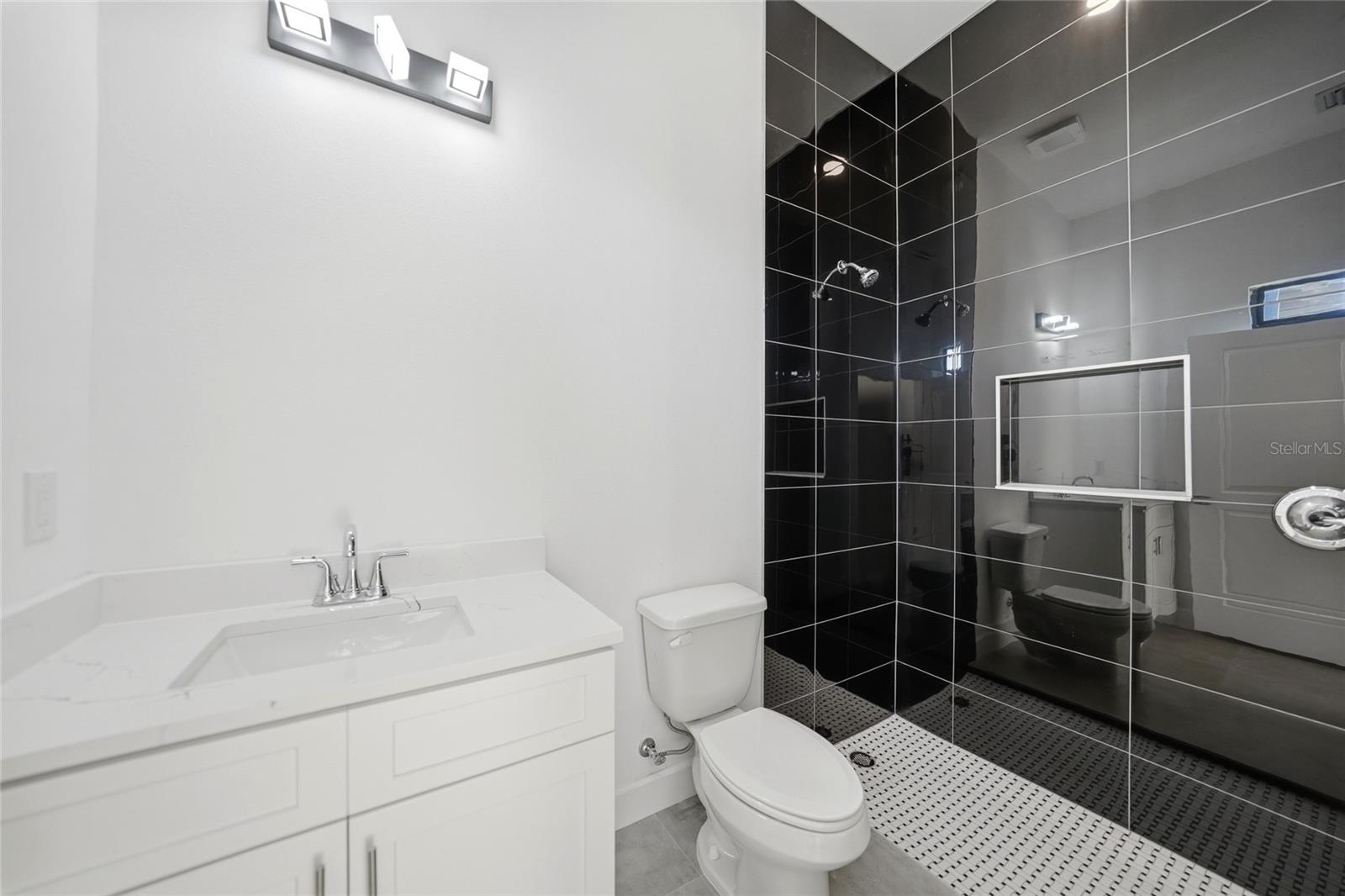 15096 LAKELAND CIR, PORT CHARLOTTE, FL, 33981