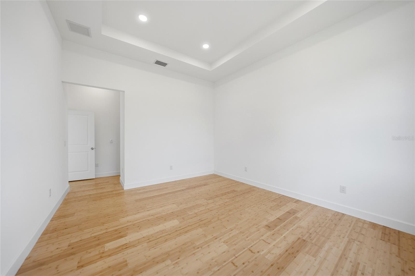 15096 LAKELAND CIR, PORT CHARLOTTE, FL, 33981