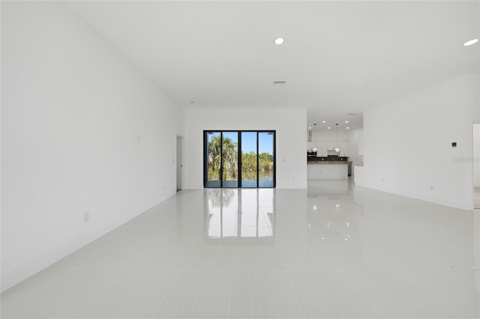 15096 LAKELAND CIR, PORT CHARLOTTE, FL, 33981