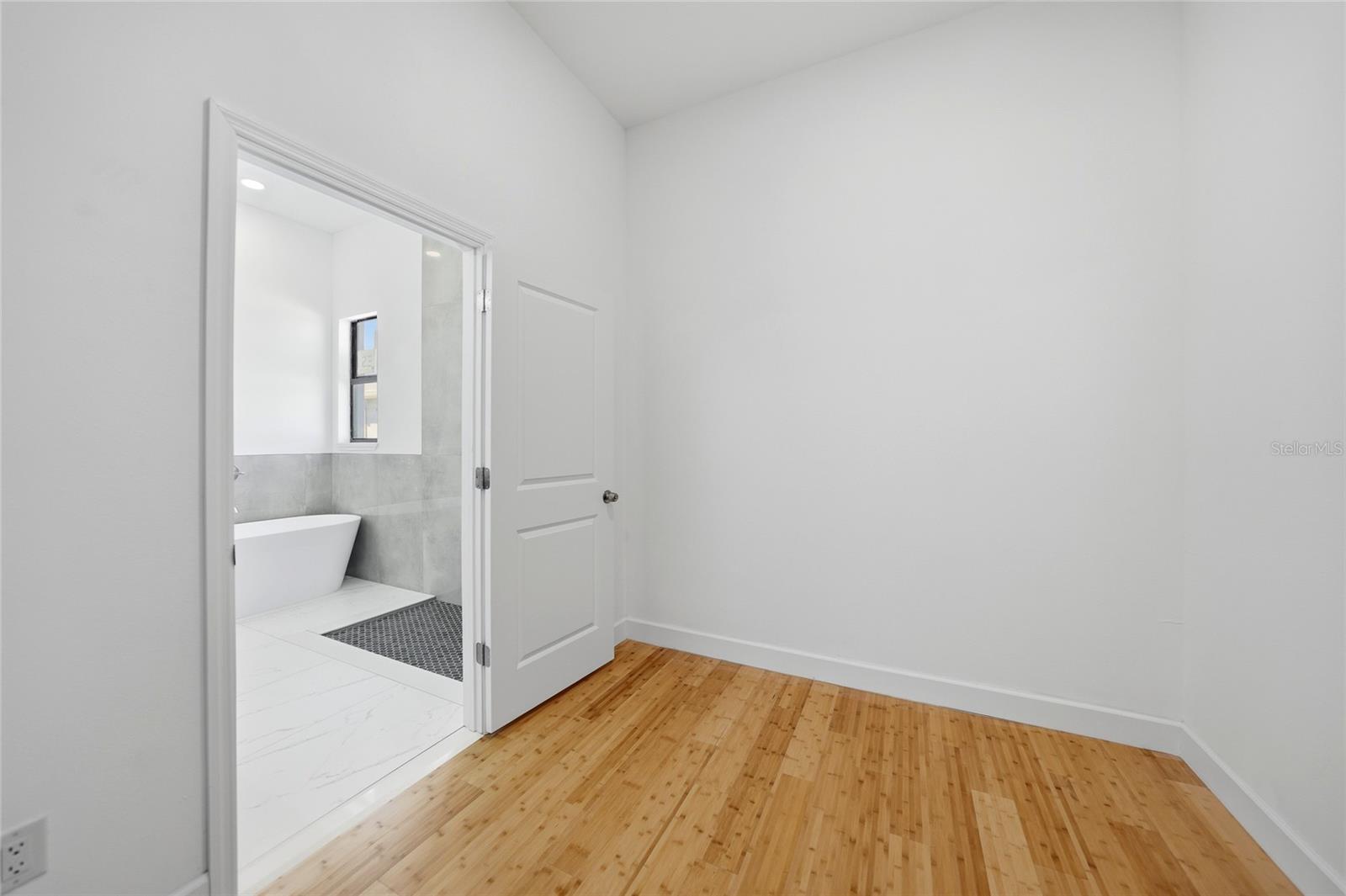 15096 LAKELAND CIR, PORT CHARLOTTE, FL, 33981