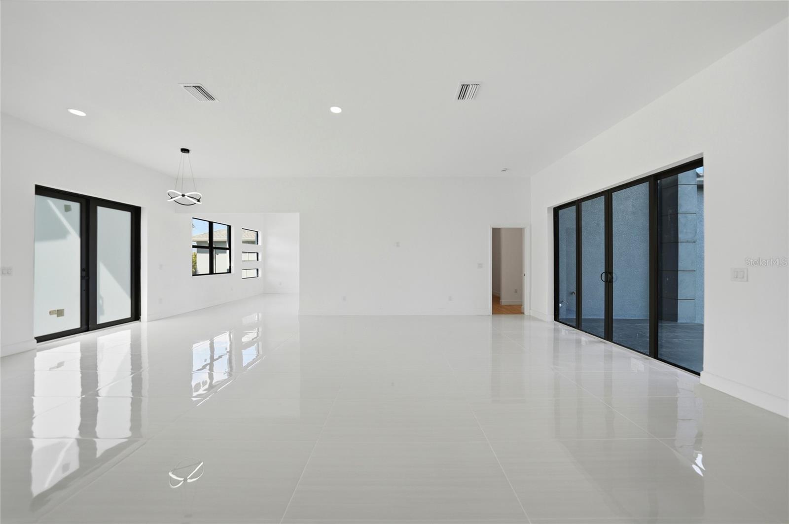 15096 LAKELAND CIR, PORT CHARLOTTE, FL, 33981