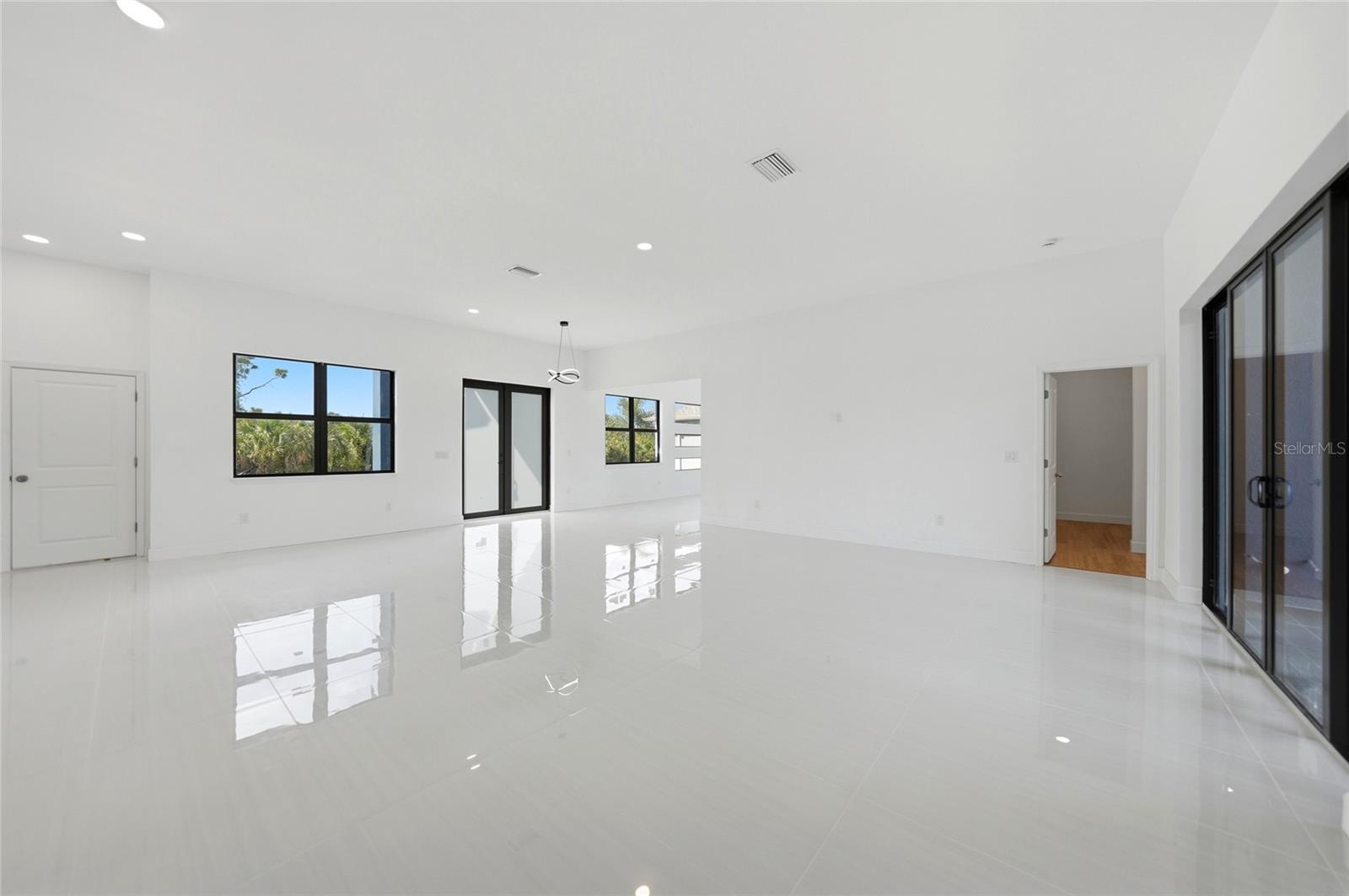 15096 LAKELAND CIR, PORT CHARLOTTE, FL, 33981