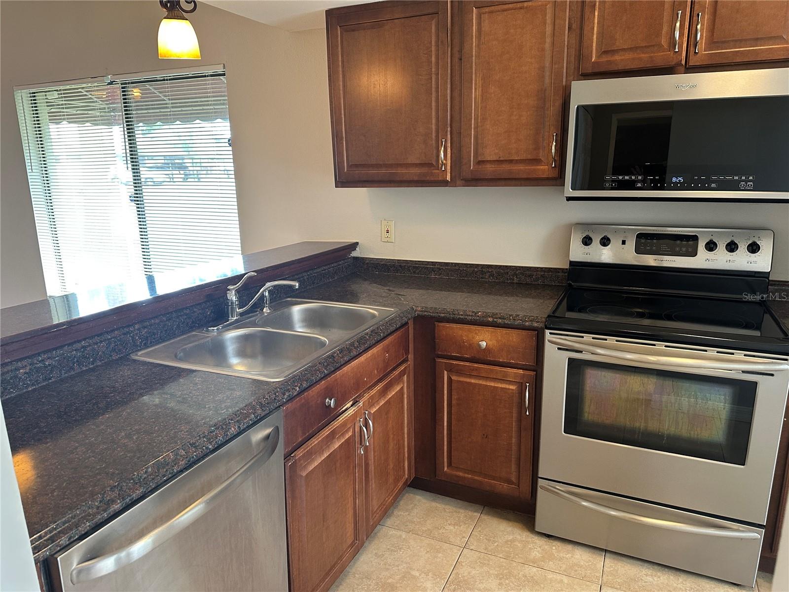 8425 LAURELON PL, TEMPLE TERRACE, FL, 33637