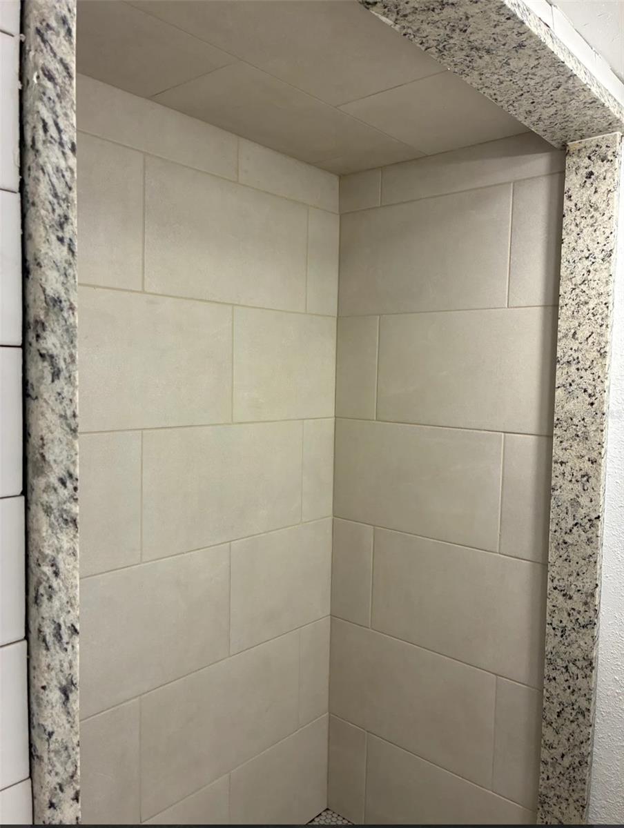 2620 E 33RD AVE, TAMPA, FL, 33610