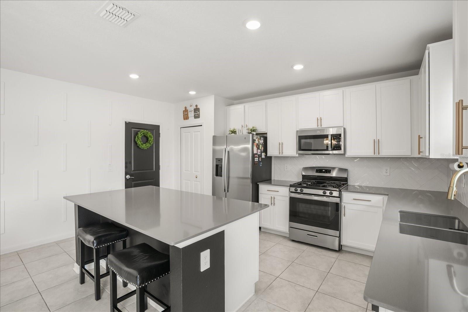 26100 BRISTLELEAF CT, LEESBURG, FL, 34748