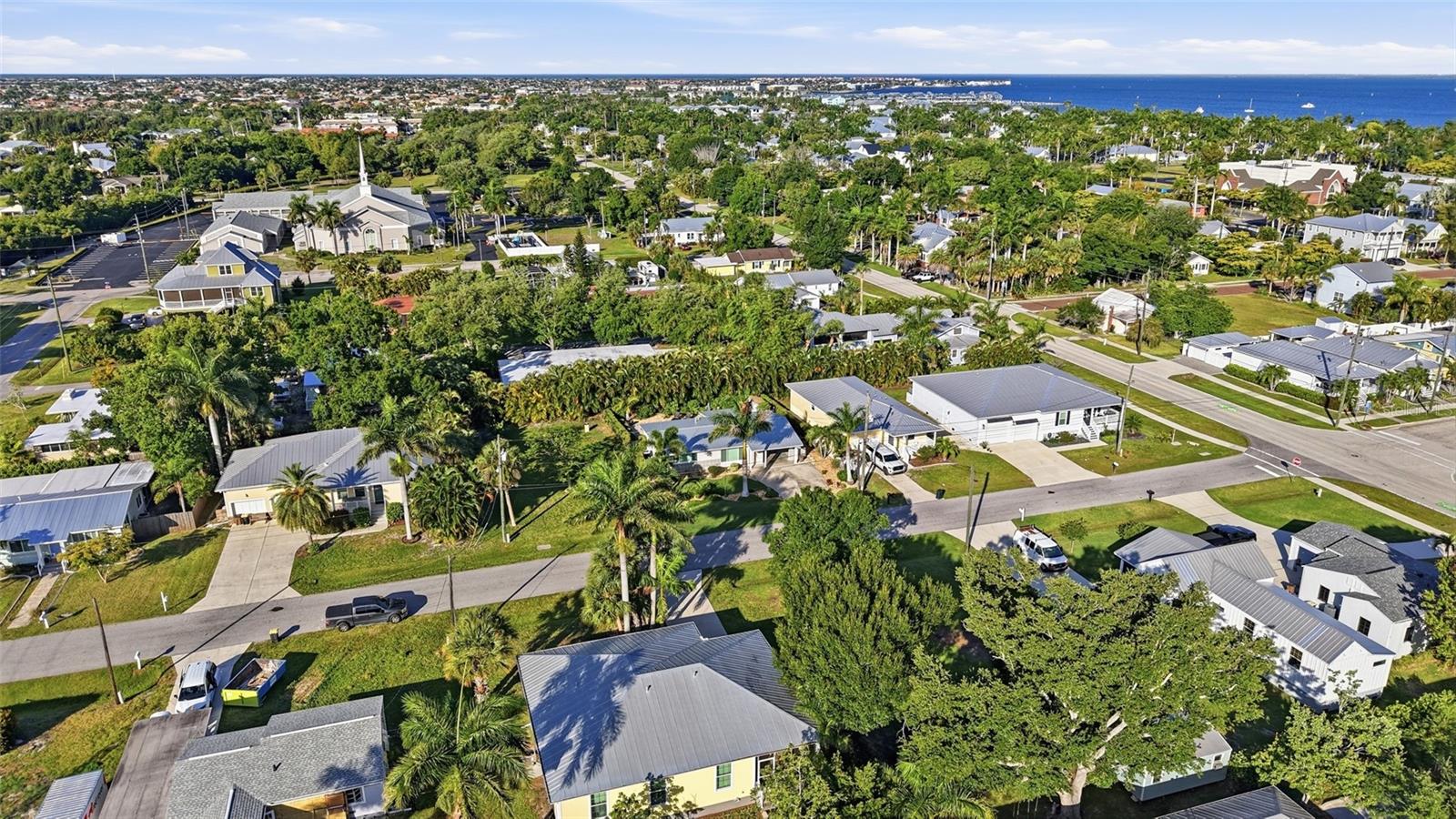 415 HARVEY ST, PUNTA GORDA, FL, 33950