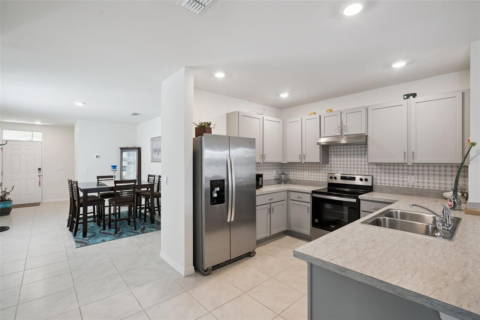 916 AUGUST SKY DR, DELTONA, FL, 32738