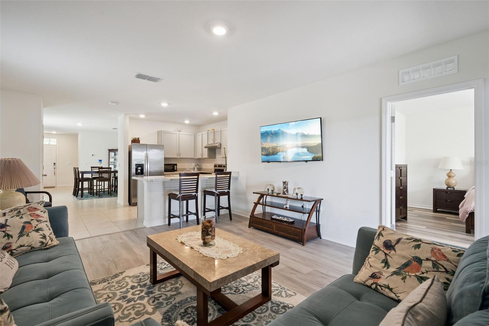 916 AUGUST SKY DR, DELTONA, FL, 32738