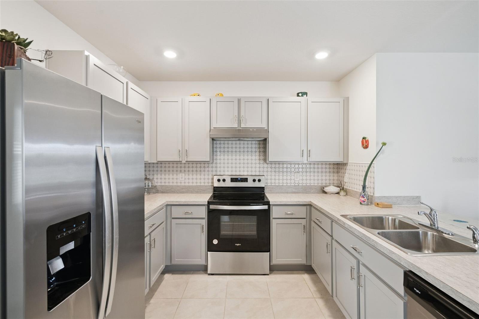 916 AUGUST SKY DR, DELTONA, FL, 32738