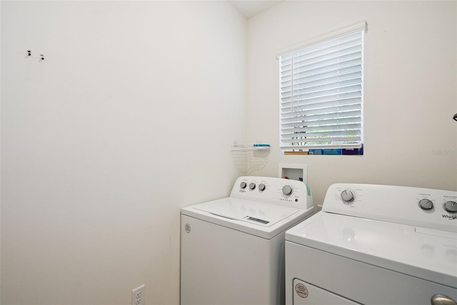 916 AUGUST SKY DR, DELTONA, FL, 32738