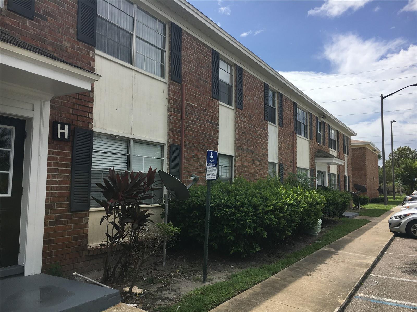 5325 CURRY FORD RD #H101, ORLANDO, FL, 32812