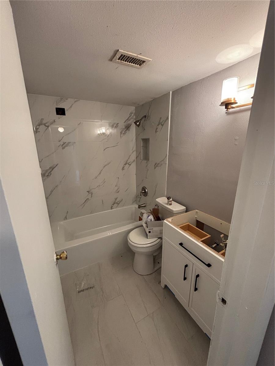 5325 CURRY FORD RD #H101, ORLANDO, FL, 32812