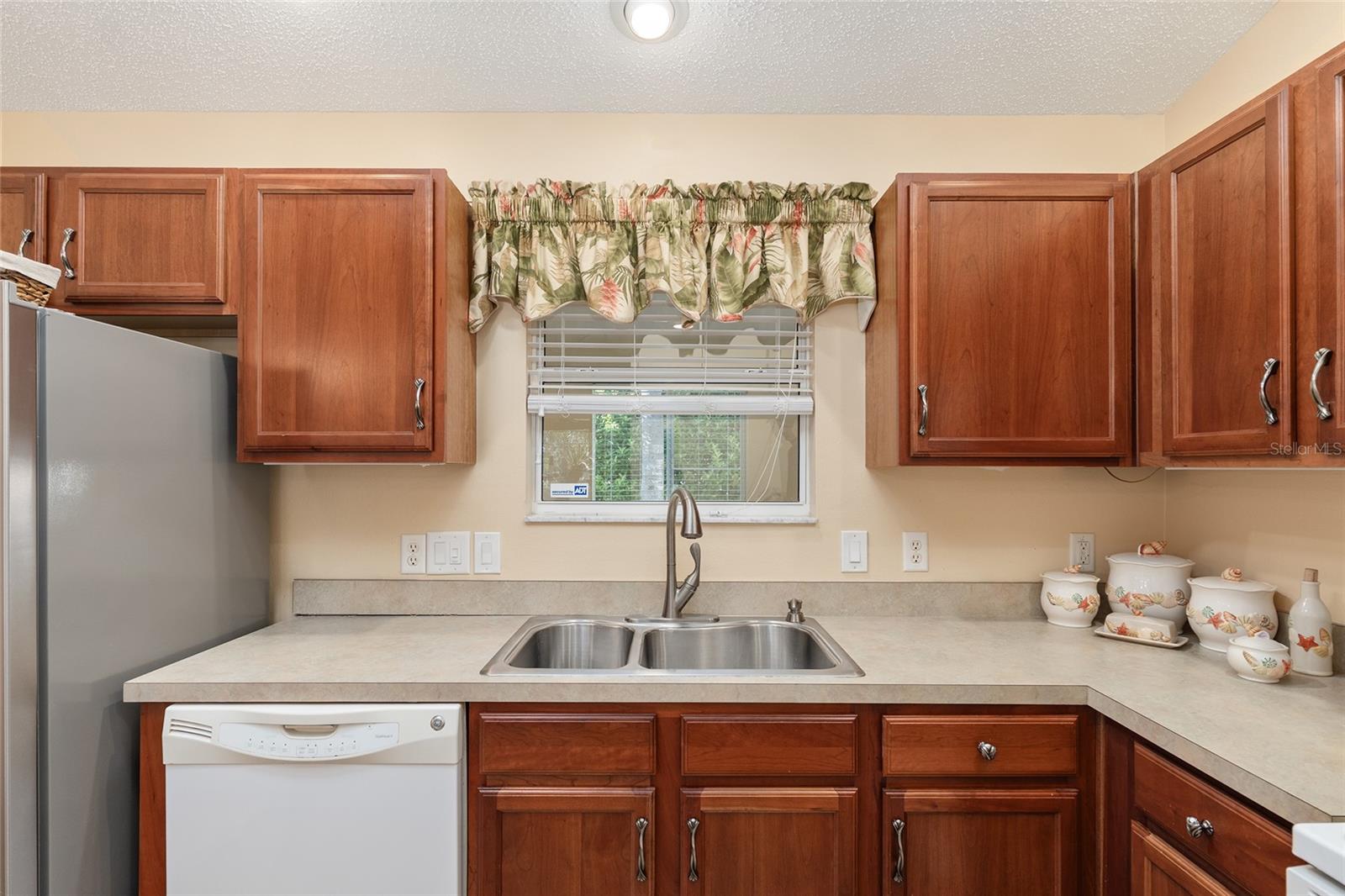 2588 ENGLISH IVY CIR, THE VILLAGES, FL, 32162