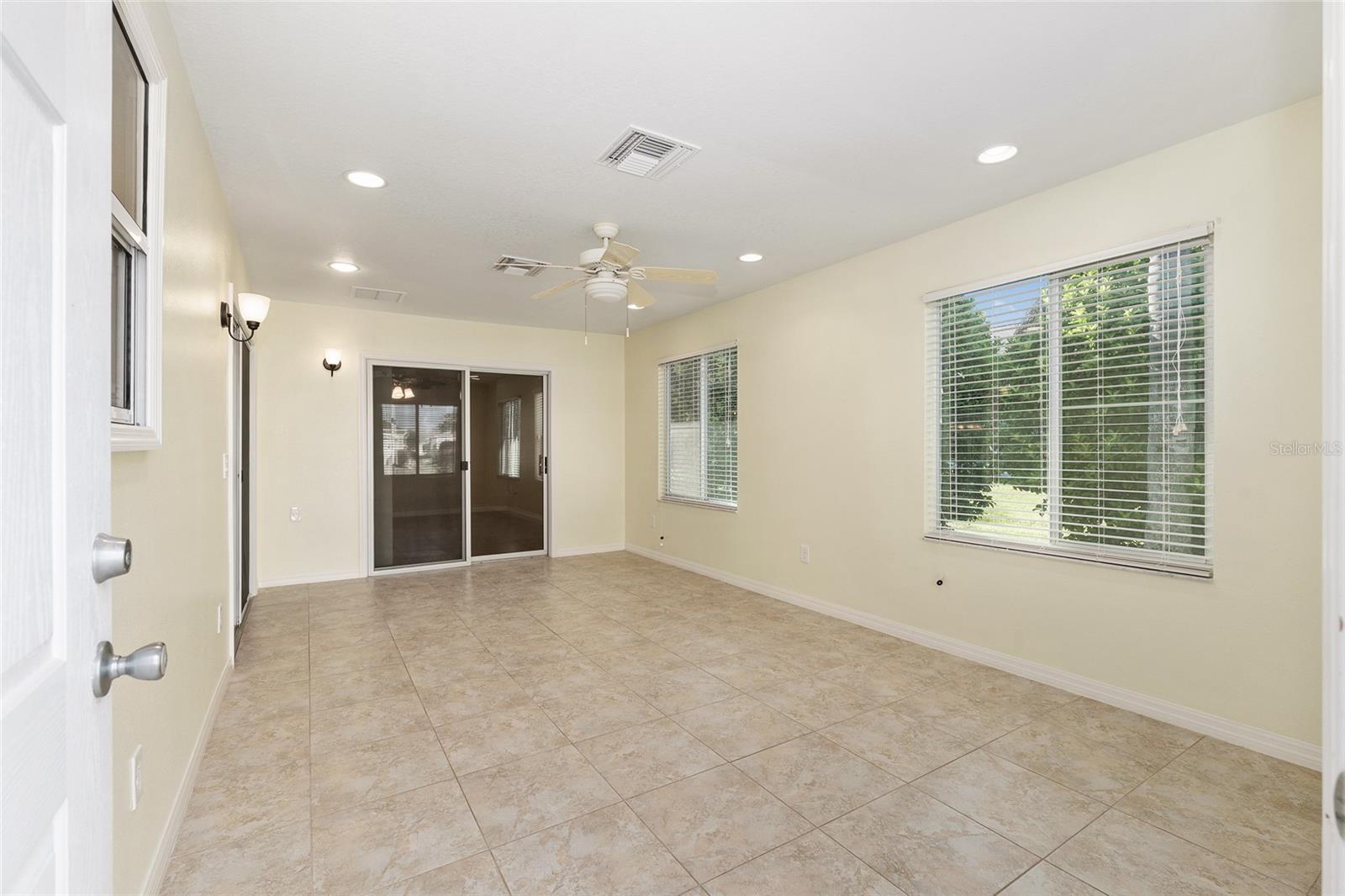 2588 ENGLISH IVY CIR, THE VILLAGES, FL, 32162