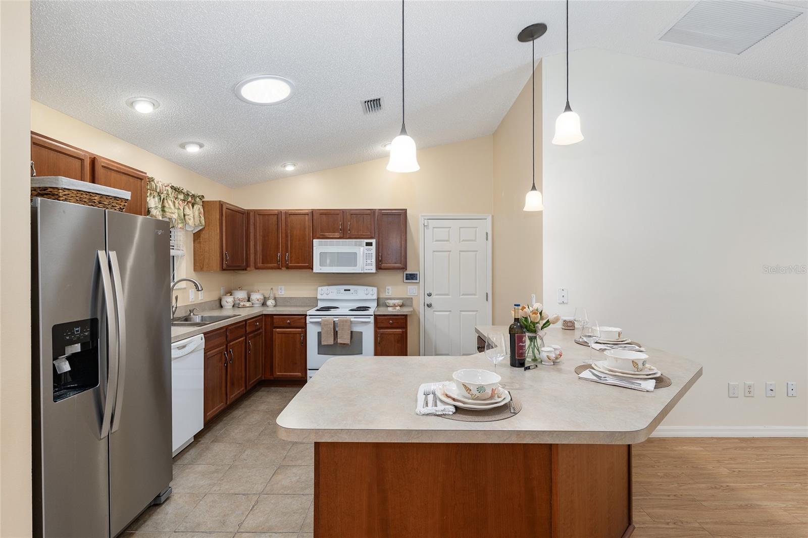 2588 ENGLISH IVY CIR, THE VILLAGES, FL, 32162