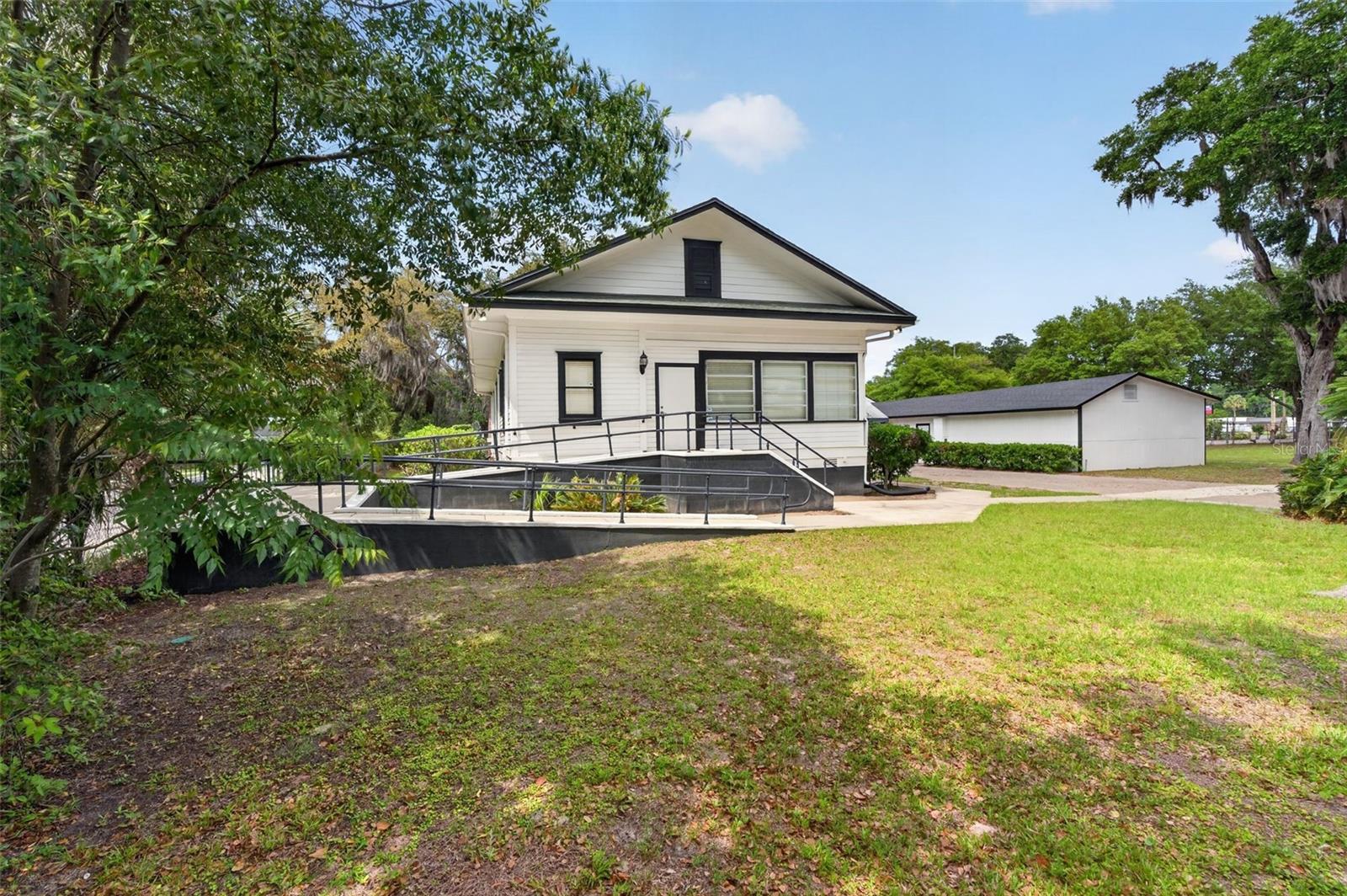 4004 ATLANTIC BLVD, JACKSONVILLE, FL, 32207