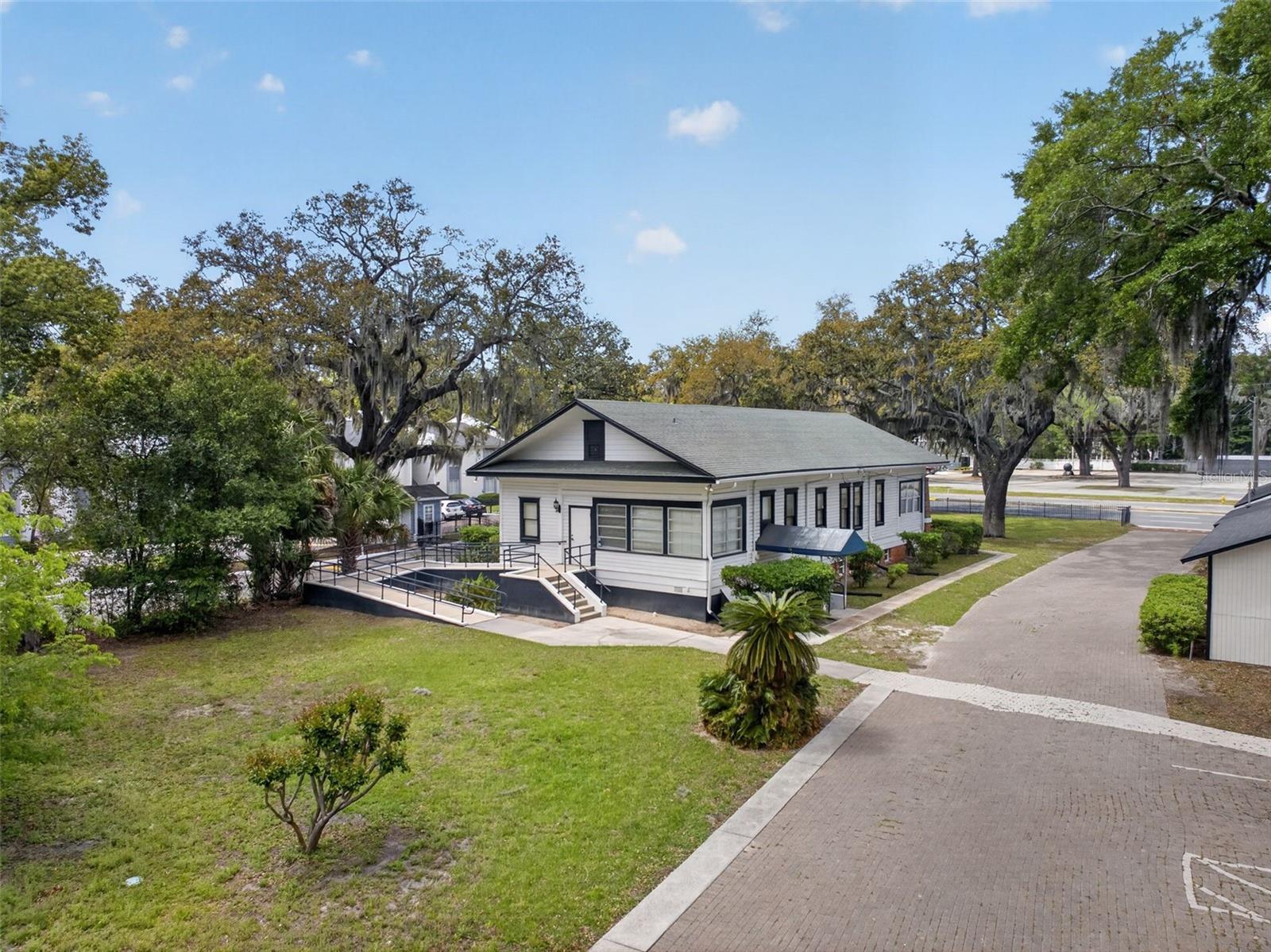 4004 ATLANTIC BLVD, JACKSONVILLE, FL, 32207