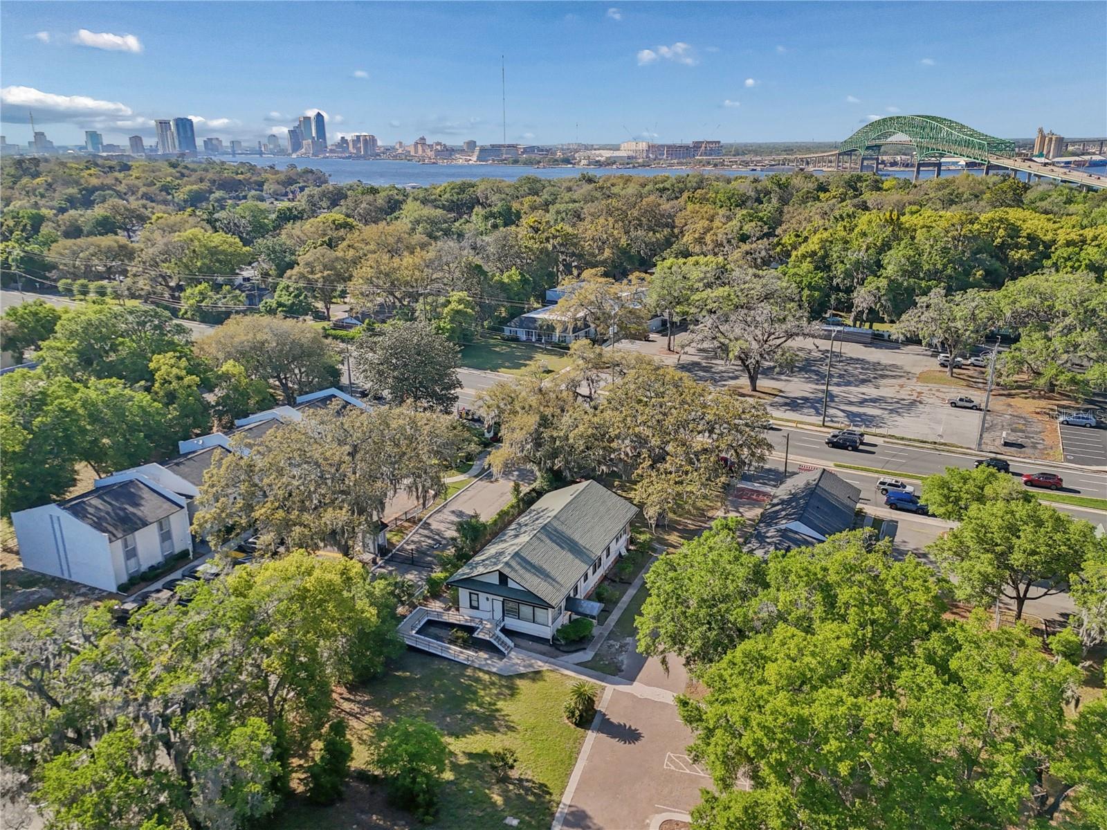 4004 ATLANTIC BLVD, JACKSONVILLE, FL, 32207