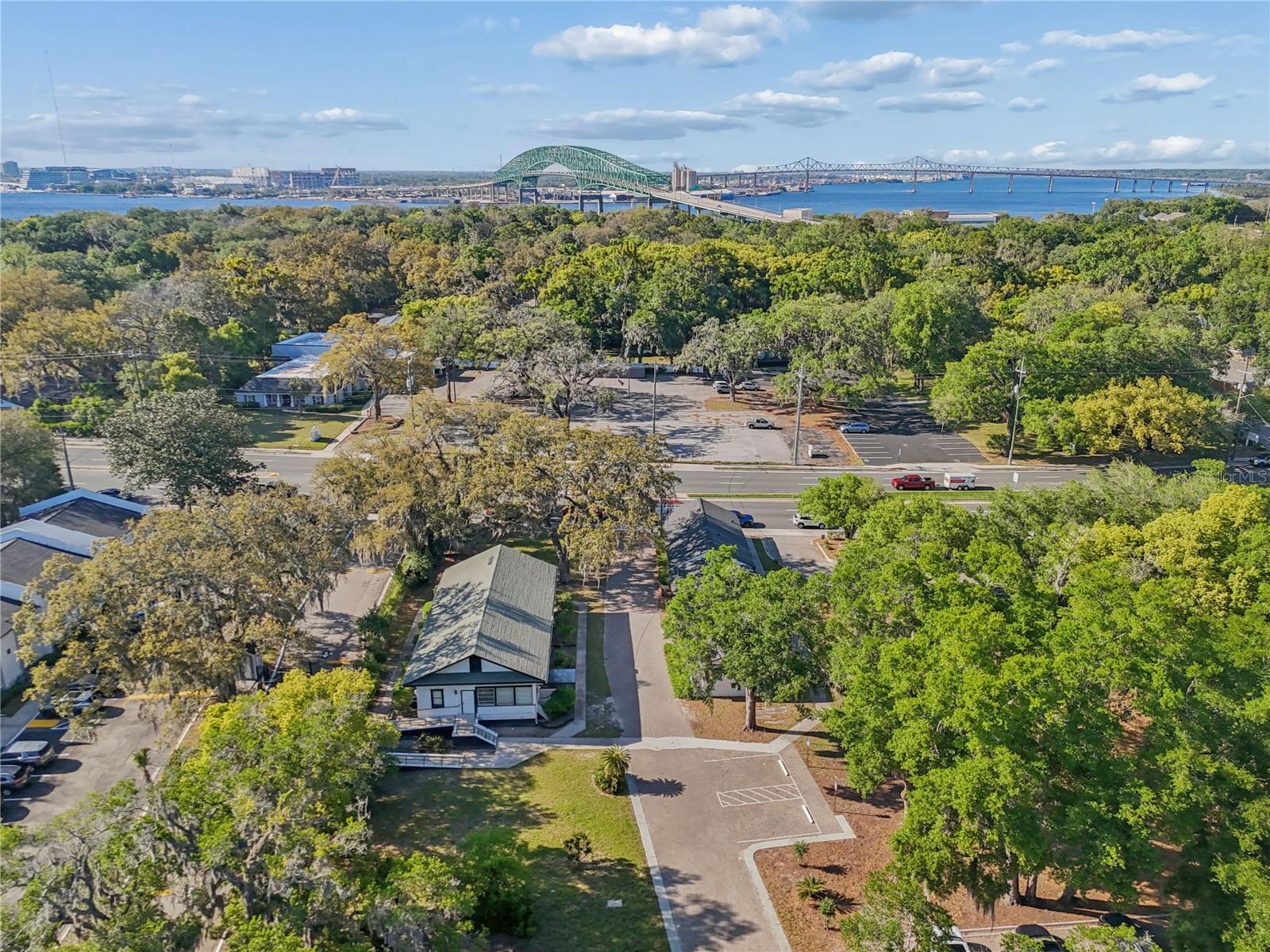 4004 ATLANTIC BLVD, JACKSONVILLE, FL, 32207