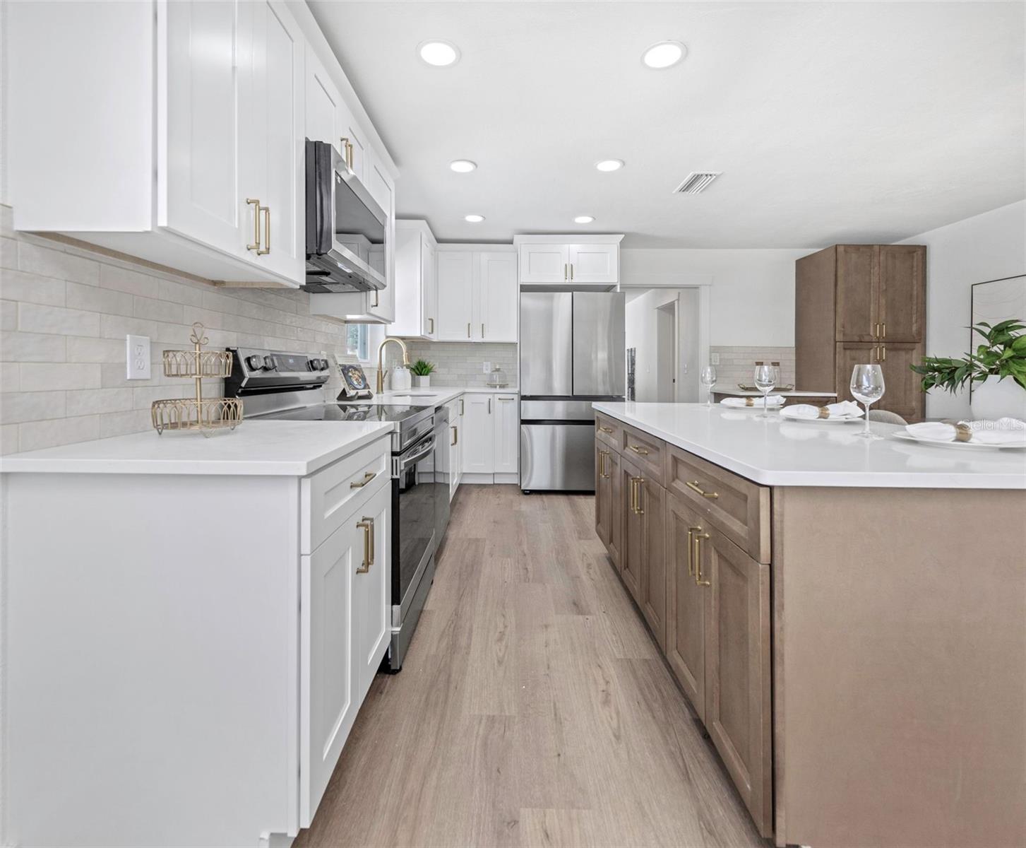 653 64TH AVE S, ST PETERSBURG, FL, 33705