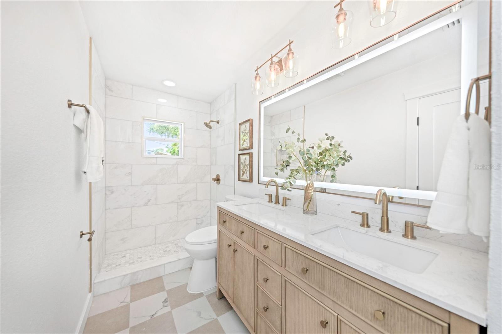 653 64TH AVE S, ST PETERSBURG, FL, 33705