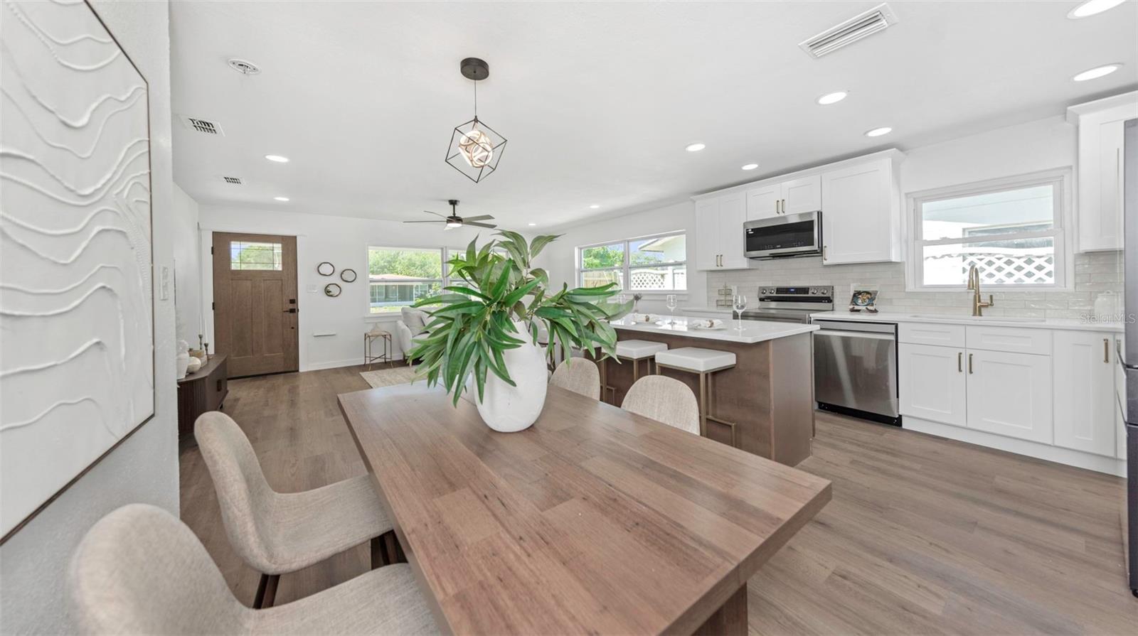 653 64TH AVE S, ST PETERSBURG, FL, 33705