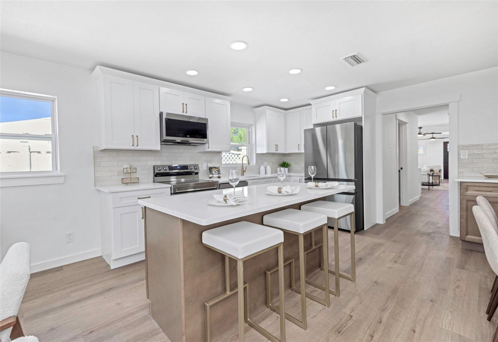 653 64TH AVE S, ST PETERSBURG, FL, 33705